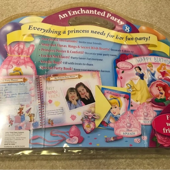 Disney Princess Enchanted Party Set 8 Invitations Lockets Poster Glitter Books - Picture 6 of 11